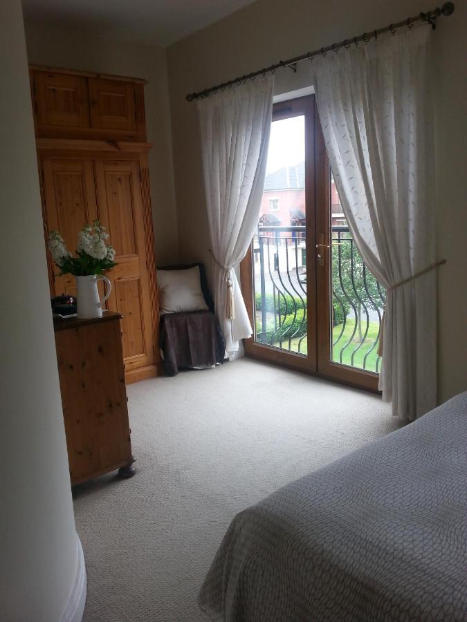 Banbridge Townhouse Apartment Bagian luar foto